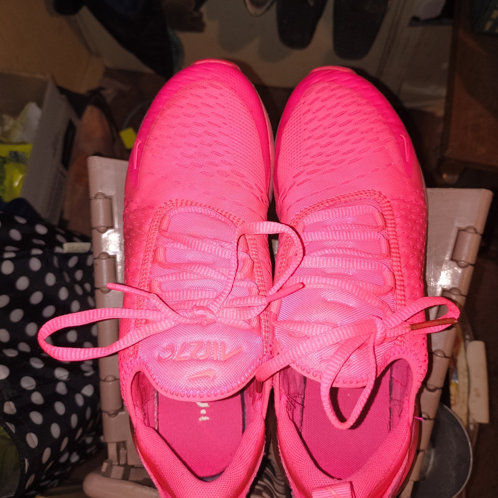 Nike Women’s Air Max 270 Neon Pink Athletic Sneakers - Picture 4 of 8